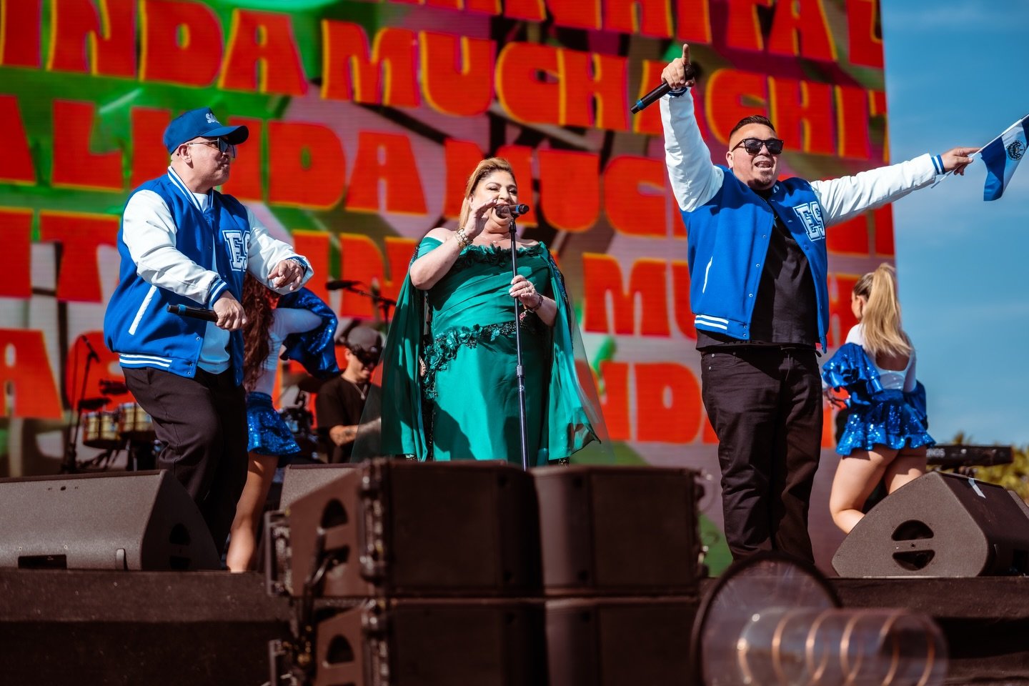 Los Hermanos Flores hacen historia en Coachella 2026 como los primeros artistas de Centroamérica en presentarse en el festival.