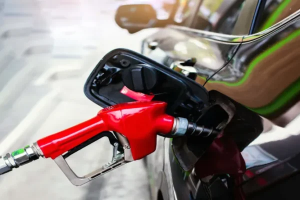 Gasolina en El Salvador: sigue siendo la más barata de Centroamérica pese a alza en abril