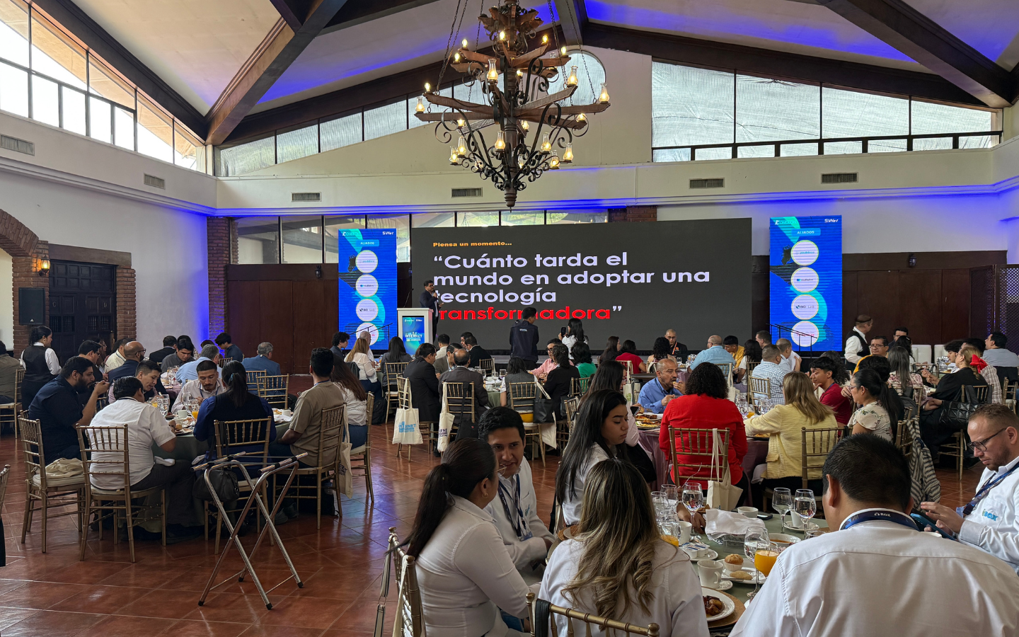 Día del Internet 2026 El Salvador reunió tecnología, innovación y juventud en una edición con visión de futuro